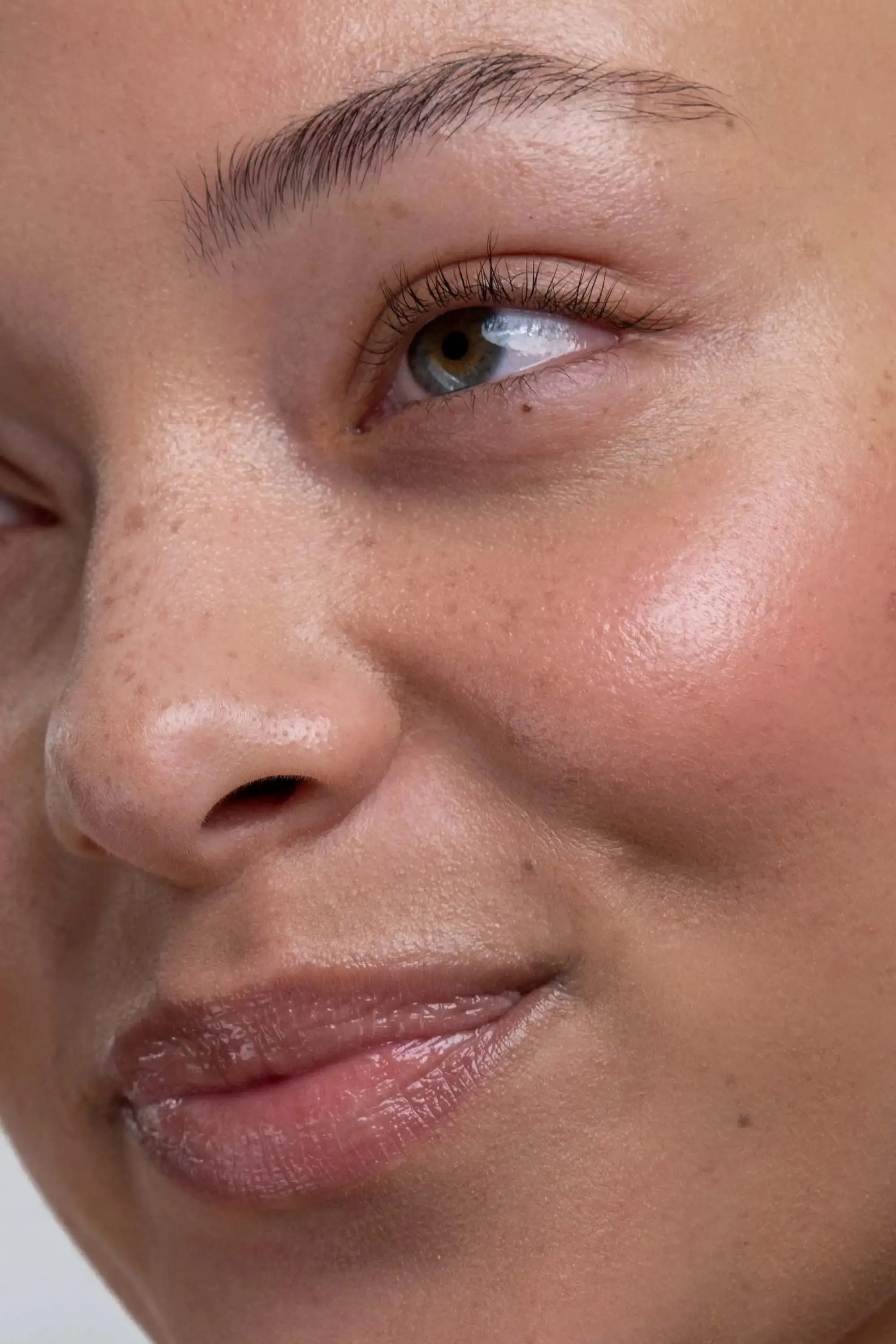 Blusher with Ultra-Pigmented Gel Formulation