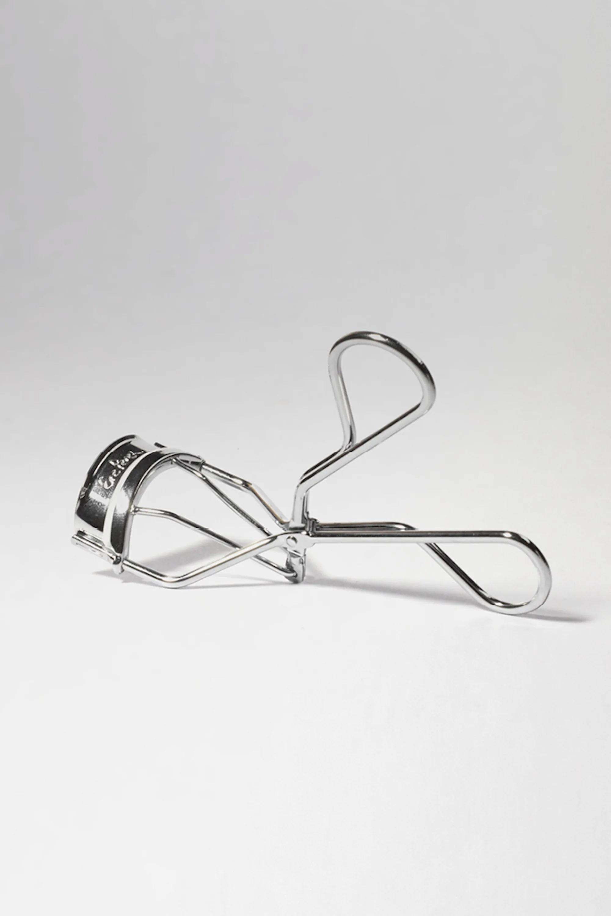 spectacular eyelash curler